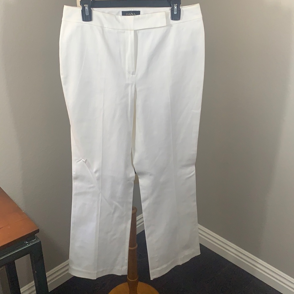 Dana Buchman white 9.5” bell bottom pants no pockets 29” inseam size 10